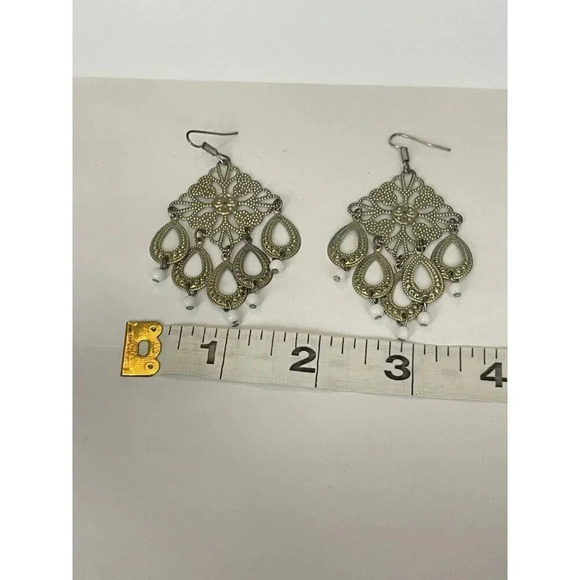 VTG Vintage Pierced Earrings Bronze Gold Tone White Bead Chandelier Dangle Boho - Picture 3 of 7
